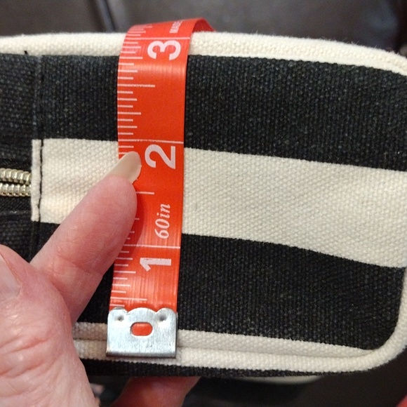 Lacome Set of two Makeup Bags with Goodies - Picture 16 of 16